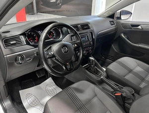 Седан Volkswagen Jetta 2017 года, 1247000 рублей, Красноярск