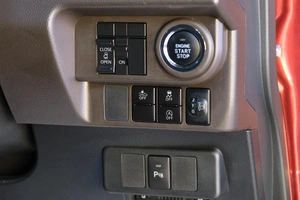 Минивэн Toyota Roomy 2020 года, 1399000 рублей, Омск