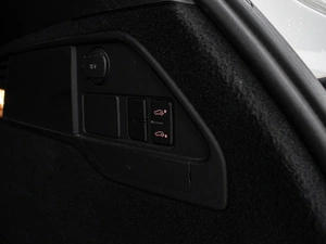 Внедорожник Volkswagen Touareg 2012 года, 2660000 рублей, Краснодар