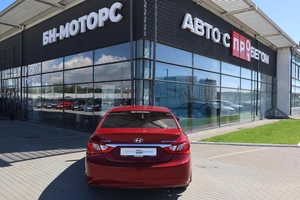 Седан Hyundai Sonata 2012 года, 950000 рублей, Мирное