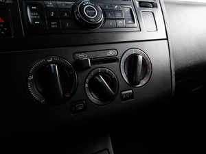 Седан Nissan Tiida 2008 года, 549000 рублей, Тюмень