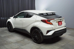 Внедорожник Toyota C-HR 2018 года, 2150000 рублей, Красноярск