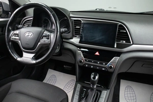 Седан Hyundai Elantra 2018 года, 1449000 рублей, Оренбург