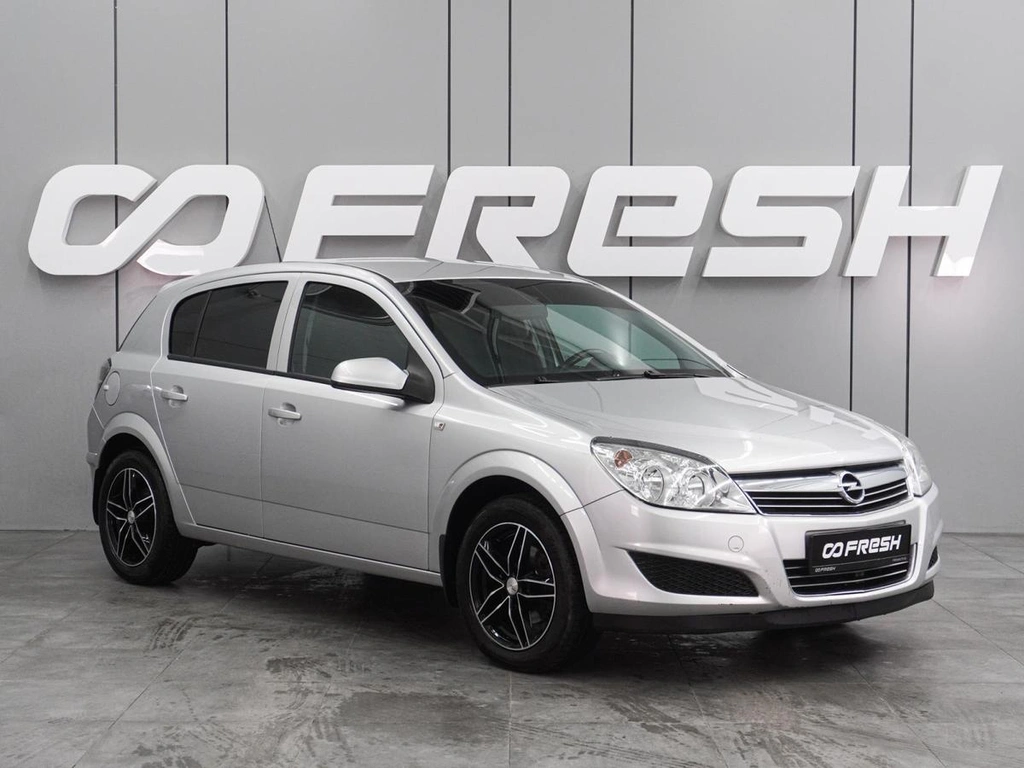Хетчбэк Opel Astra 2012 года, 649000 рублей, Воронеж