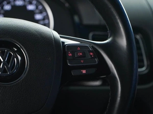 Внедорожник Volkswagen Touareg 2012 года, 1699777 рублей, Москва