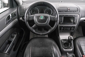 Лифтбек Skoda Octavia 2013 года, 999000 рублей, Красноярск