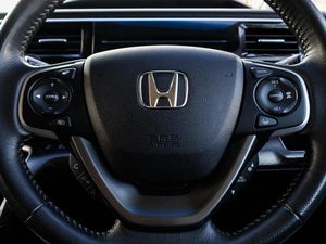 Минивэн Honda Stepwgn Spada 2018 года, 2250000 рублей, Большой Сочи