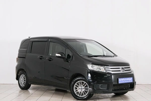 Минивэн Honda Freed 2013 года, 1049000 рублей, Красноярск