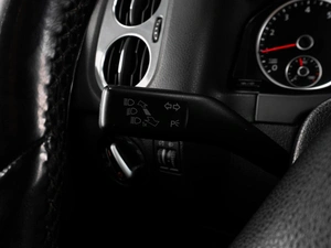 Внедорожник Volkswagen Tiguan 2012 года, 1199000 рублей, Тюмень