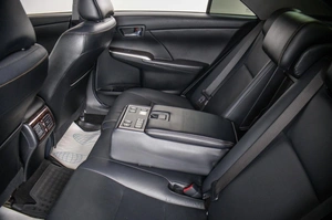 Седан Toyota Camry 2015 года, 1989000 рублей, Пермь