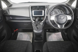 Хетчбэк Toyota Ractis 2014 года, 899000 рублей, Кемерово