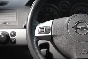 Универсал Opel Astra 2013 года, 889000 рублей, Новосибирск