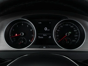 Хетчбэк Volkswagen Golf 2016 года, 1345000 рублей, Тюмень