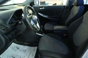 Хетчбэк Hyundai Solaris 2013 года, 779000 рублей, Омск