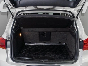 Внедорожник Volkswagen Tiguan 2012 года, 1169000 рублей, Тюмень