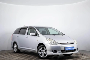Минивэн Toyota Wish 2005 года, 679000 рублей, Пермь