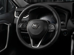 Внедорожник Toyota RAV4 2025 года, 4219000 рублей, Тюмень