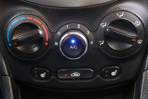 Хетчбэк Hyundai Solaris 2012 года, 619000 рублей, Омск