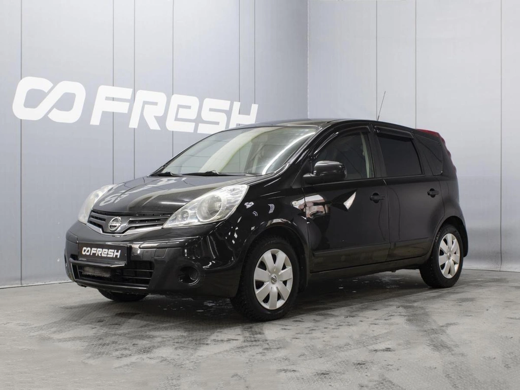 Хетчбэк Nissan Note 2013 года, 840000 рублей, Омск