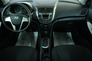 Седан Hyundai Solaris 2016 года, 999000 рублей, Омск