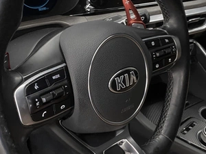 Седан Kia K5 2020 года, 2680000 рублей, Красноярск