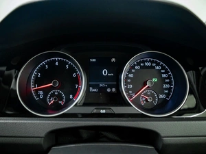 Хетчбэк Volkswagen Golf 2013 года, 1300000 рублей, Красноярск