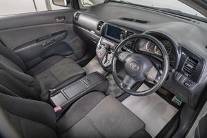 Минивэн Toyota Wish 2005 года, 999000 рублей, Томск
