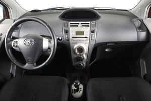 Хетчбэк Toyota Yaris 2008 года, 539000 рублей, Пермь
