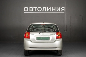 Хетчбэк Toyota Corolla 2005 года, 630000 рублей, Красноярск