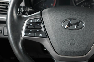 Седан Hyundai Solaris 2018 года, 1229000 рублей, Тюмень