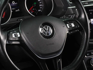 Внедорожник Volkswagen Tiguan 2018 года, 2399000 рублей, Воронеж