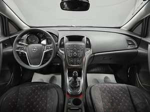 Хетчбэк Opel Astra 2010 года, 635000 рублей, Красноярск