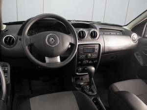 Внедорожник Renault Duster 2013 года, 930000 рублей, Омск