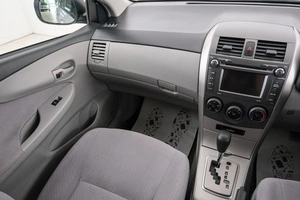 Седан Toyota Corolla Axio 2009 года, 699000 рублей, Красноярск