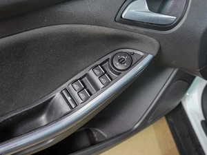 Хетчбэк Ford Focus 2015 года, 899000 рублей, Воронеж