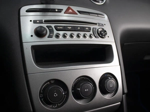 Седан Peugeot 408 2013 года, 530000 рублей, Омск