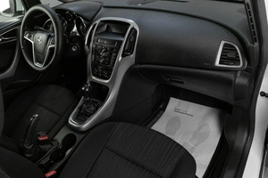 Хетчбэк Opel Astra 2011 года, 609000 рублей, Челябинск