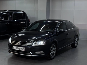 Седан Volkswagen Passat 2013 года, 1197000 рублей, Красноярск