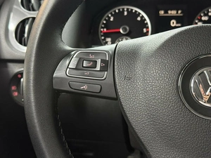 Внедорожник Volkswagen Tiguan 2012 года, 1390000 рублей, Красноярск