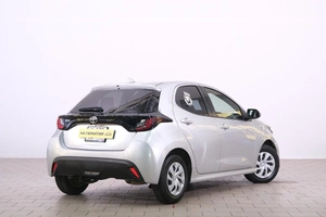 Хетчбэк Toyota Yaris 2021 года, 1289000 рублей, Омск