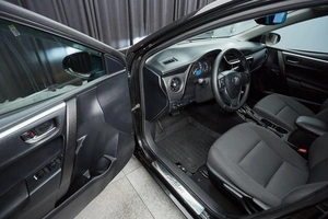 Седан Toyota Corolla 2017 года, 1499000 рублей, Красноярск
