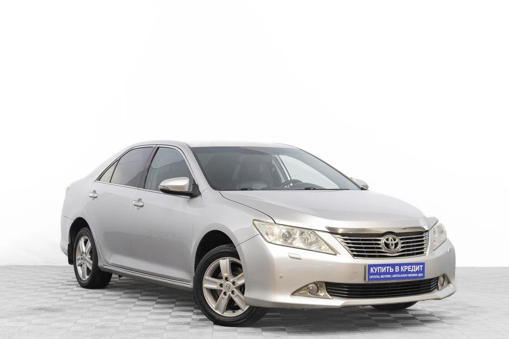 Седан Toyota Camry 2013 года, 1639000 рублей, Барнаул