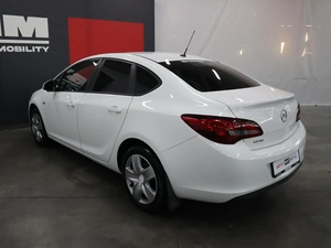 Седан Opel Astra 2013 года, 920000 рублей, Курск