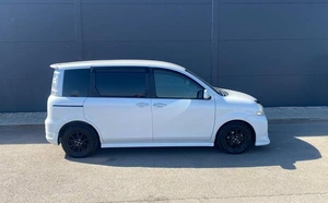 Минивэн Toyota Sienta 2013 года, 1100000 рублей, Солонцы