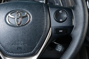 Внедорожник Toyota RAV4 2016 года, 1999000 рублей, Тюмень