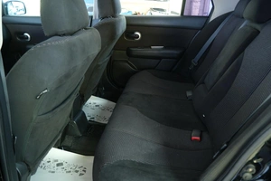Хетчбэк Nissan Tiida 2010 года, 789000 рублей, Омск