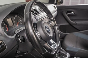 Седан Volkswagen Polo 2019 года, 1249000 рублей, Томск