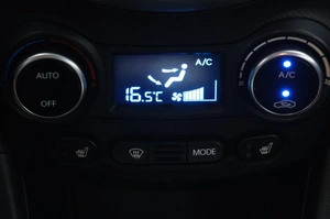 Хетчбэк Hyundai Solaris 2015 года, 939000 рублей, Омск
