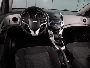 Седан Chevrolet Cruze 2013 года, 1049000 рублей, Воронеж