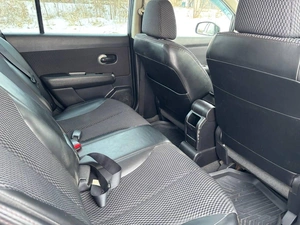 Хетчбэк Nissan Tiida 2010 года, 750000 рублей, Красноярск